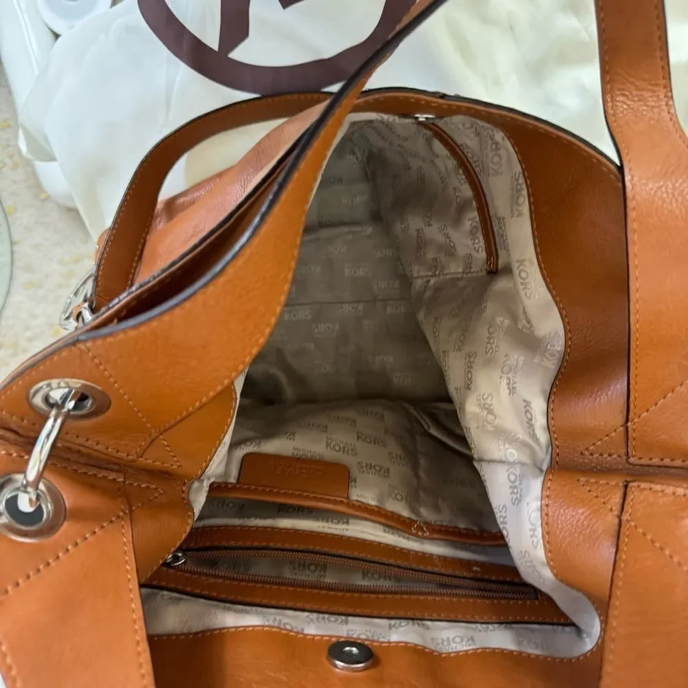 Michael Kors hanging classic strap